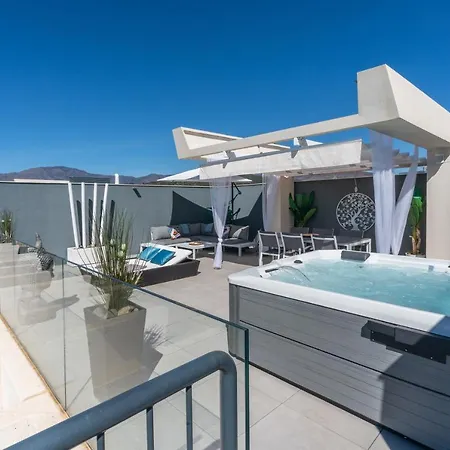 Oasis 325 New Luxury Penthouse With Amazing Sea View And Private Jacuzzi * Εστεπόνα