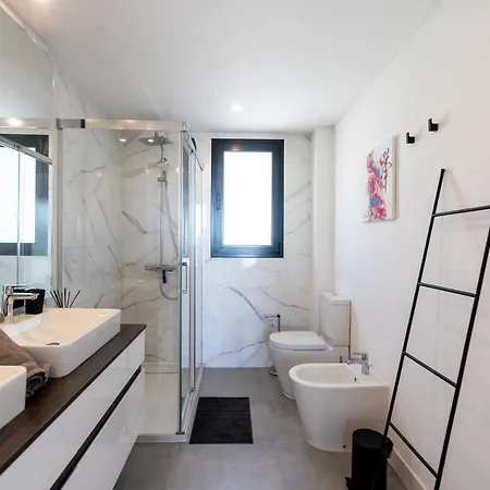 Oasis 325 New Luxury Penthouse With Amazing Sea View And Private Jacuzzi *
