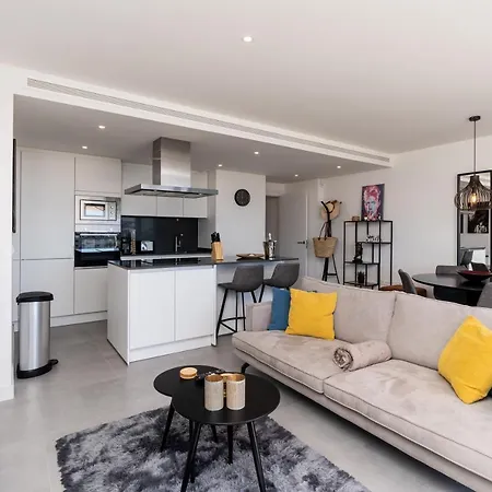 Oasis 325 New Luxury Penthouse With Amazing Sea View And Private Jacuzzi
