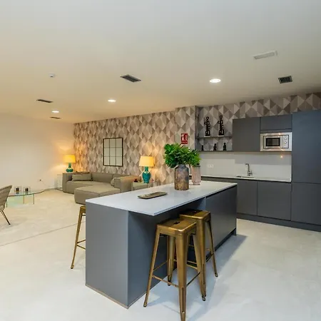 Oasis 325 New Luxury Penthouse With Amazing Sea View And Private Jacuzzi Διαμέρισμα *
