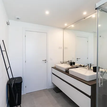 Oasis 325 New Luxury Penthouse With Amazing Sea View And Private Jacuzzi * Εστεπόνα