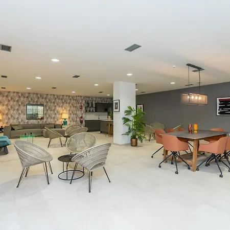Oasis 325 New Luxury Penthouse With Amazing Sea View And Private Jacuzzi Διαμέρισμα Εστεπόνα
