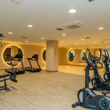 Διαμέρισμα Oasis 325 New Luxury Penthouse With Amazing Sea View And Private Jacuzzi